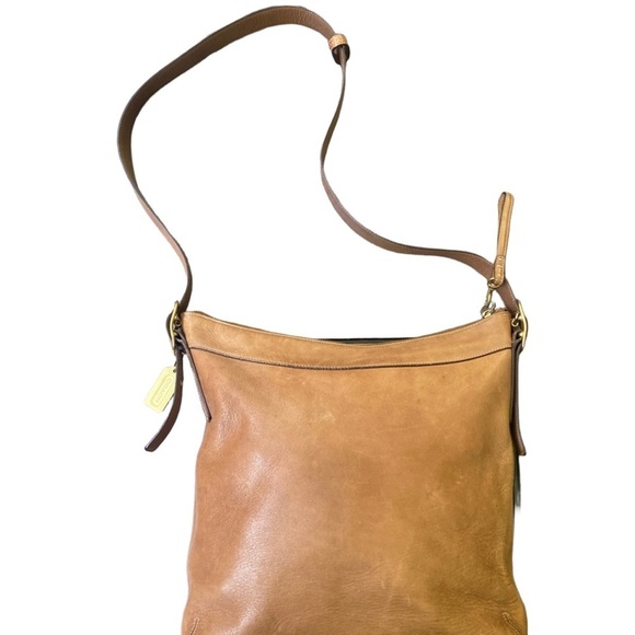 Coach Handbags - Vintage 90s Coach Legacy Boho Bucket Shoulder Bag Purse Leather Light Tan Yellow